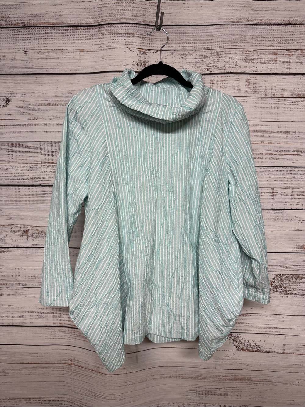 LISA BAYNE Artful Home Cowl neck Asymmetrical Green Crinkle Cotton Top